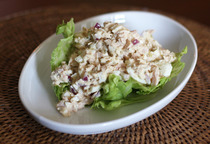  have you ever heard of Tuna & Egg Salad? It’s high in protein, low in carbs, big on flavor and is great to pack for lunch to keep you on track with your healthy eating throughout your workday!